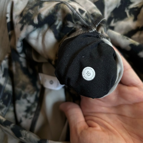 Lululemon Wunder Train HR Tight 25" size 10
Dispersed Light Raw Linen multi - Picture 6 of 9